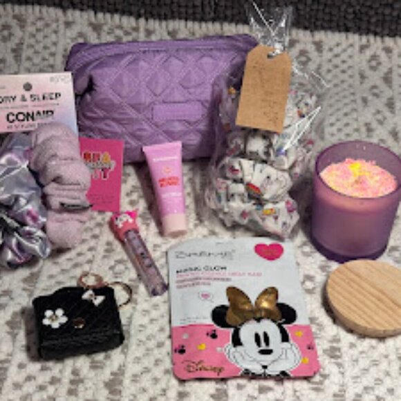 *BUNDLE* Mallows Cosmetic Bag FULL of Beauty Fun & Candle Perfect for Mom & Girl - Picture 2 of 16